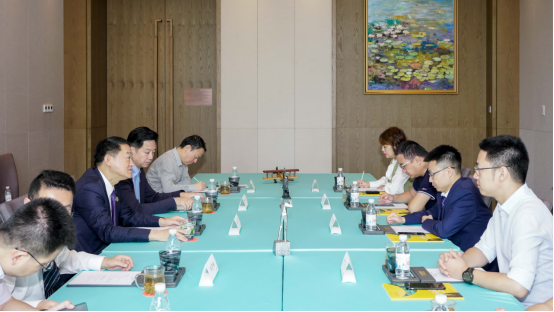 省尊龙凯时集团党委书记、董事长任丁与腾讯“王者荣耀”CTO邓君、腾讯大成网总裁郑亮座谈交流