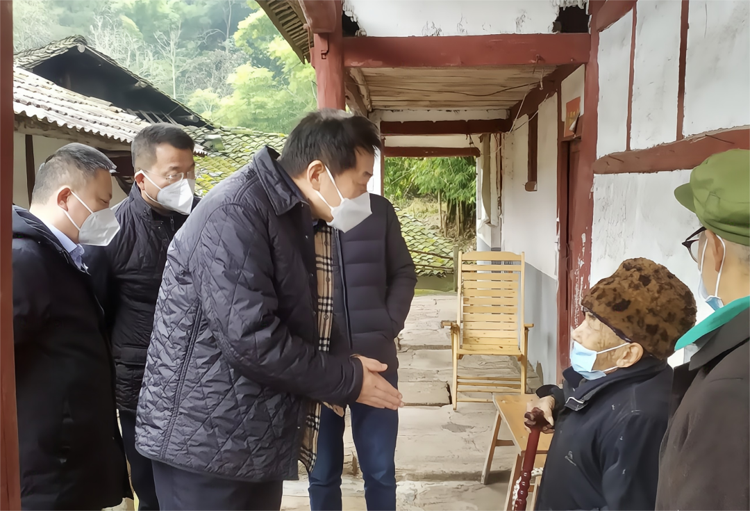 四川省尊龙凯时集团党委书记、董事长任丁率队赴嘉陵区开展帮扶工作