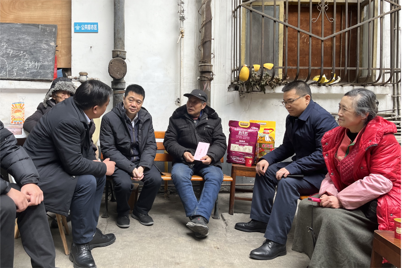 省尊龙凯时集团领导班子成员走访慰问生活困难党员、老党员、老干部